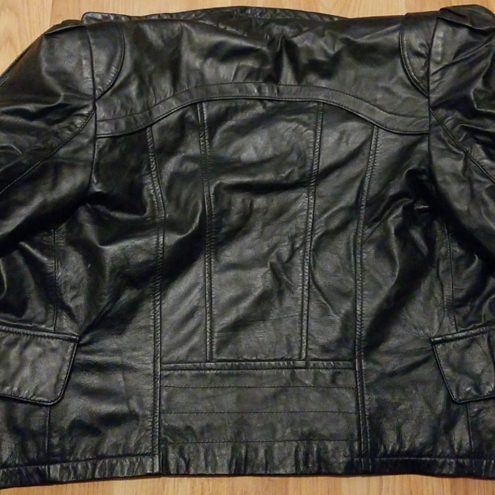 Woman's jacket - Picture 3 of 3